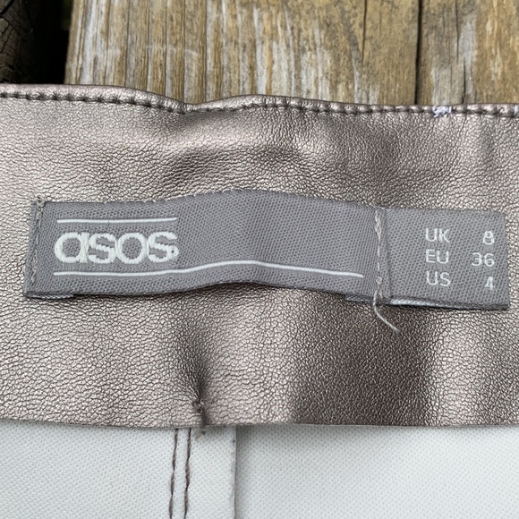 ASOS ⎮ Metallic faux leather shorts - Picture 5 of 8